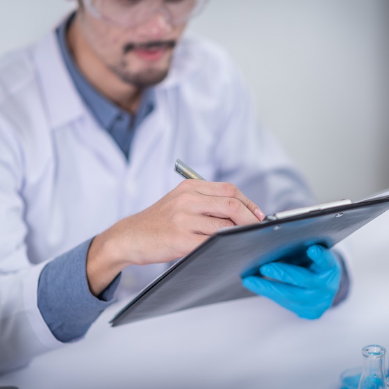 En consultoria para empresas privadas.